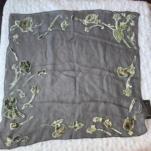 NWT Grey & Green Floral Print Scarf Silk & Rayon material 21 by 21 inches